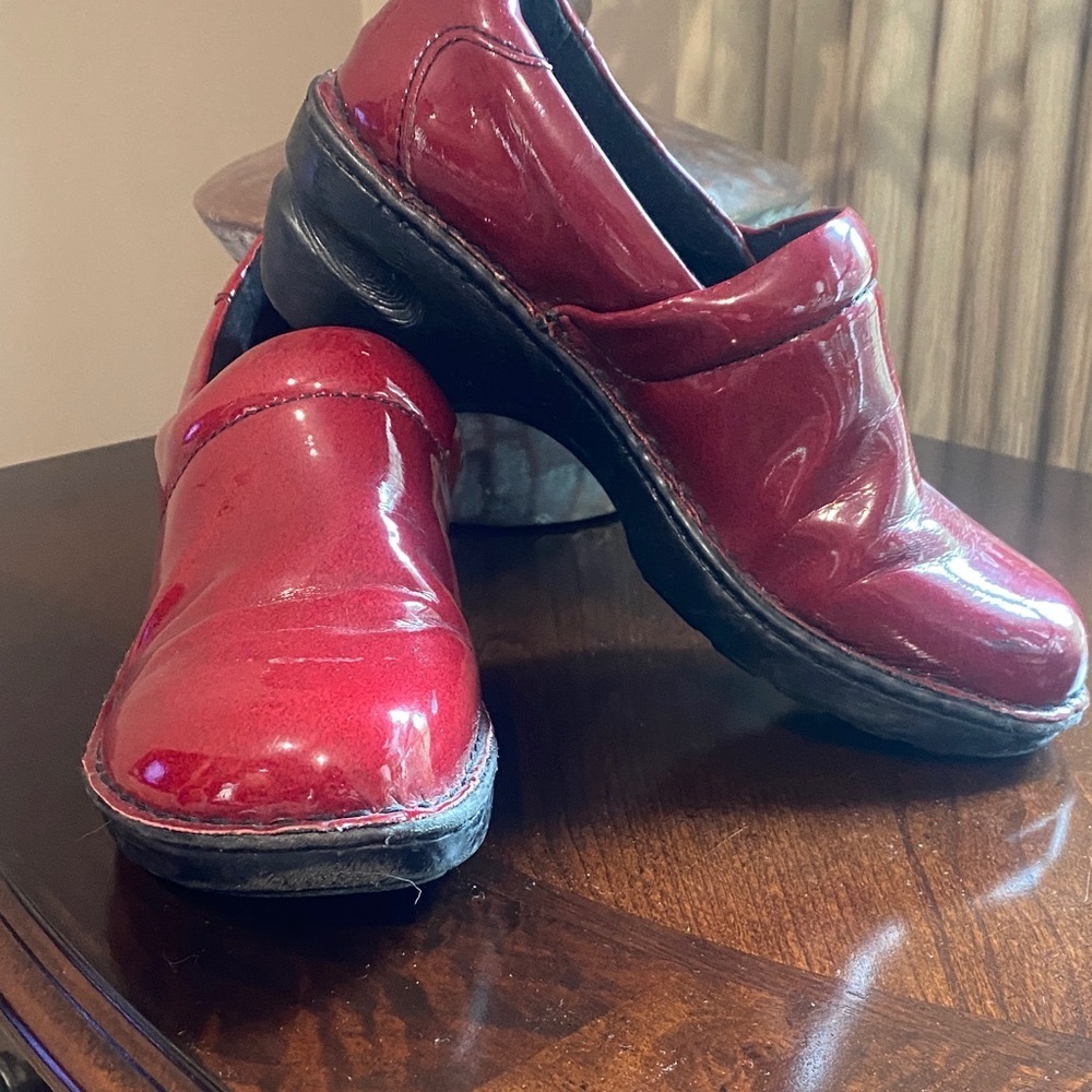 BOC Women's Red Leather Slip-On Clogs